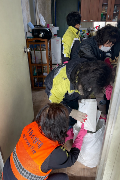 만경읍 여자의용소방대, 취약계층 위한 주거환경개선 봉사활동 펼쳐