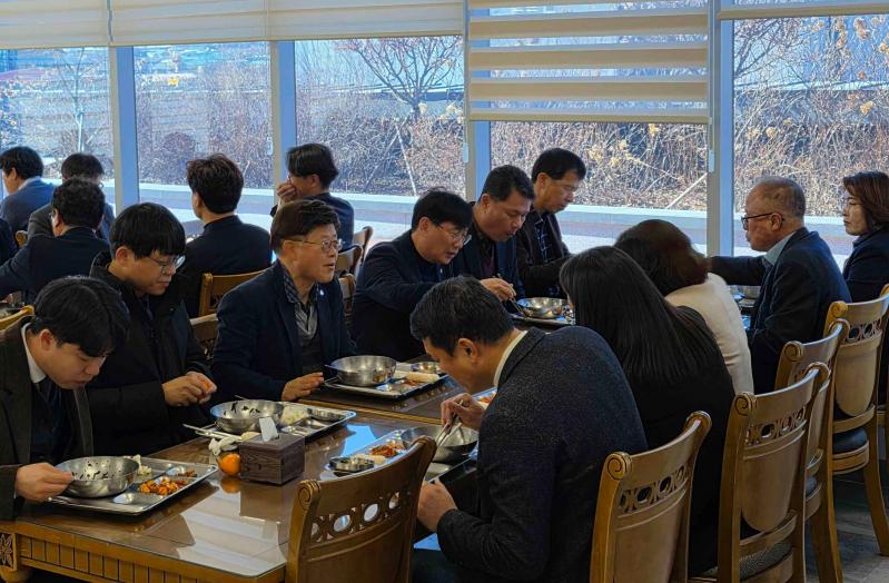 최훈식 장수군수, 설 명절 직원과 떡국 오찬 가져