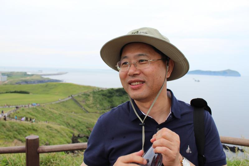 기억의 온기와 시간의 흔적에 대한 회고와 서정