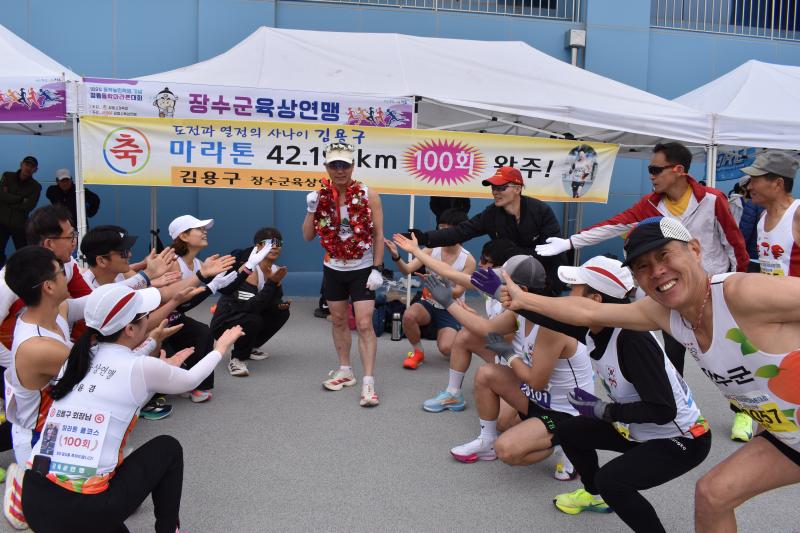 아마추어 마라토너 김용구 씨, 마라톤 풀코스 100회 완주 달성
