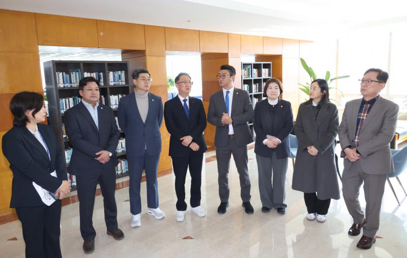 전주시의회 행정위, 시청 별관 확충 현장 점검