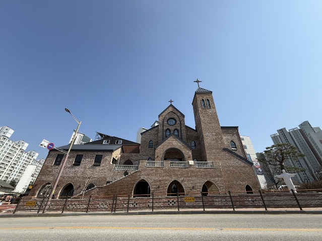 전주교구 문정본당, 새 성당 축복식 거행