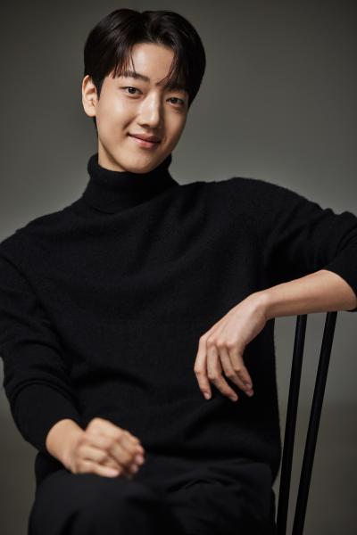 전주국제영화제 폐막식 사회자로 이효제, 정하담 선정