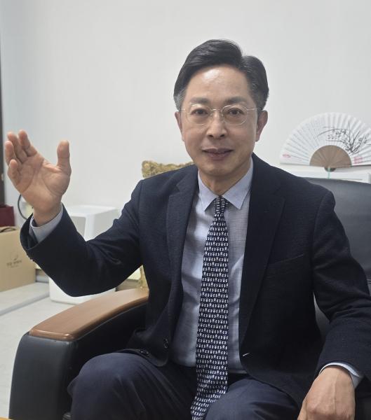 전북교육감 선거 ‘이남호 vs 천호성’양강 구도