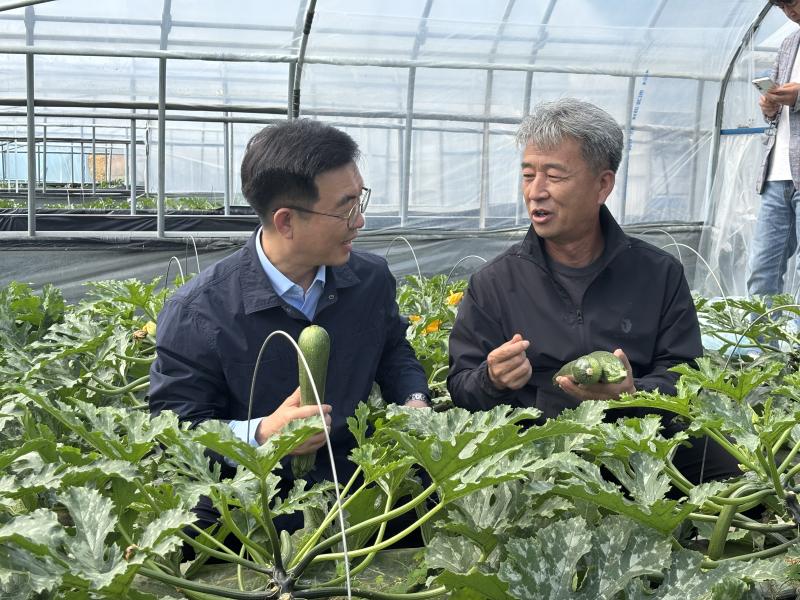 농촌진흥청, ‘여과액비 시설재배지 관비 적용 확대’ 현장 점검