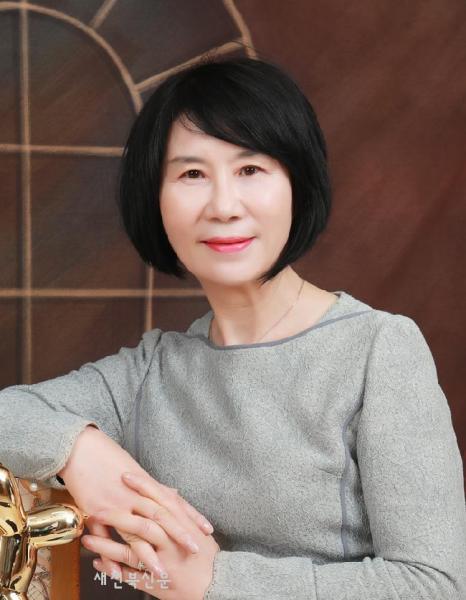 [금요수필]  연둣빛, 내 마음의 숲에 물든다.
