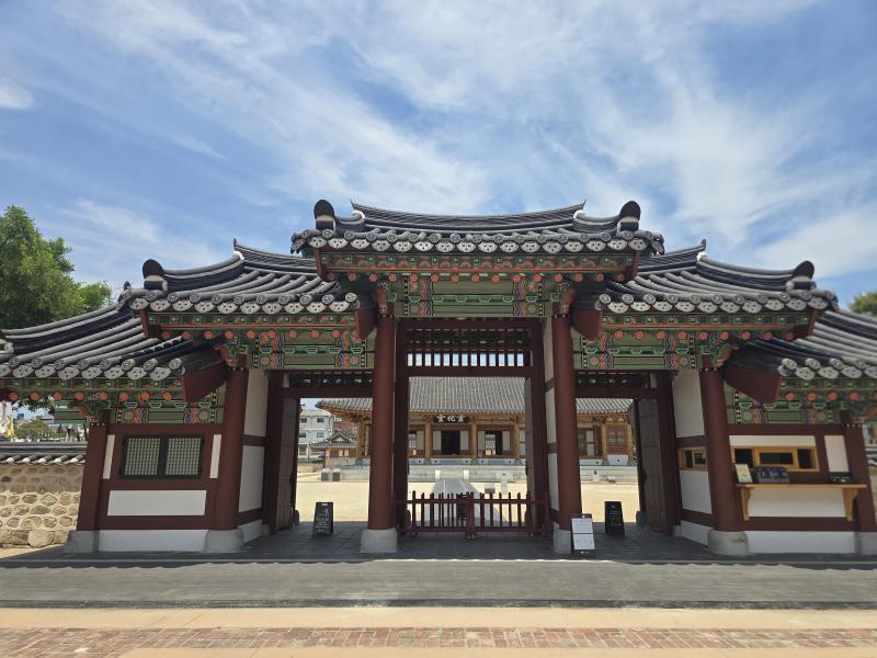 전라감영 내삼문,‘전통 빛깔 되찾다’