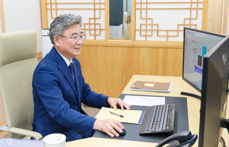 천호성 전북교육감, 취임 한 달 직무수행 평가 1위