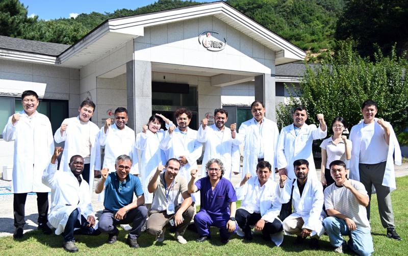 장수한우지방공사, 농촌진흥청, 전북대학교, 아시아 6개국과 “작지만 강한 K-축산기술”현장 워크숍 개최