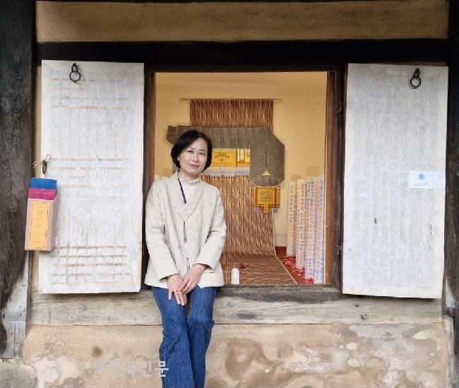 ‘붓끝에서 태어난 한옥에 한글이 숨쉬다’