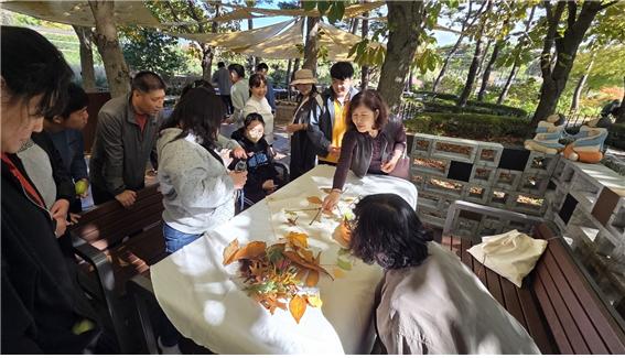 한국도로공사 전북본부, 전주수목원에서 ‘발달장애인 맞춤형 숲 치유’진행