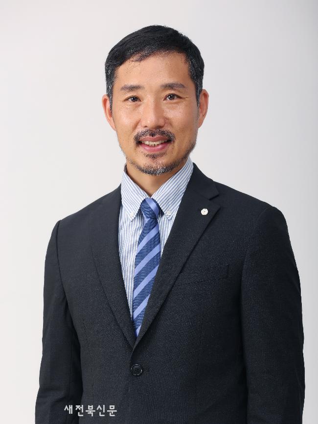 '분청은 지구상에 가장 구김살 없는 전통 도자기' 