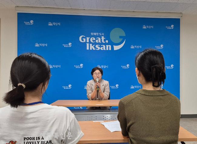 [달그락달그락] 익산 마룡이의 매니저, 홍보담당관 김경화 과장을 만나다
  