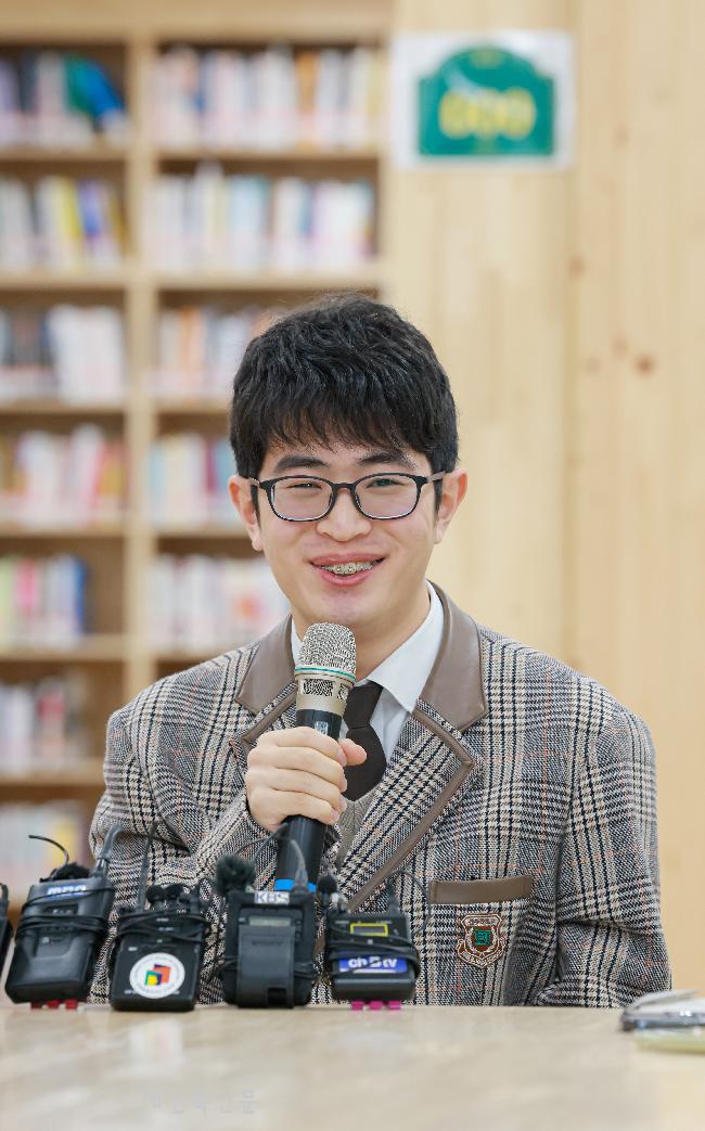 “내신과 수능...공부의 균형 맞추려 노력” 