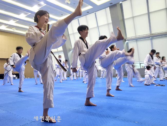 태권도진흥재단 크리스마스 특별 프로그램 운영