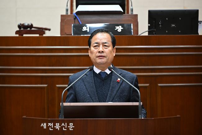 완주군의회, '교원 정원 산정 기준 개선 촉구 건의안’ 채택  