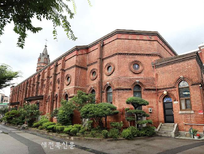 70년 역사 품은 '전주 중앙성당', 국가등록문화유산 된다    